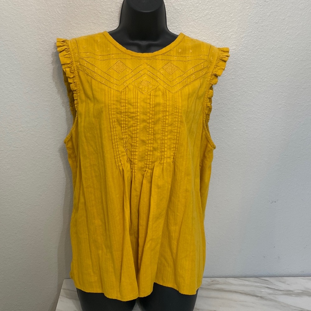 Lucky Brand top